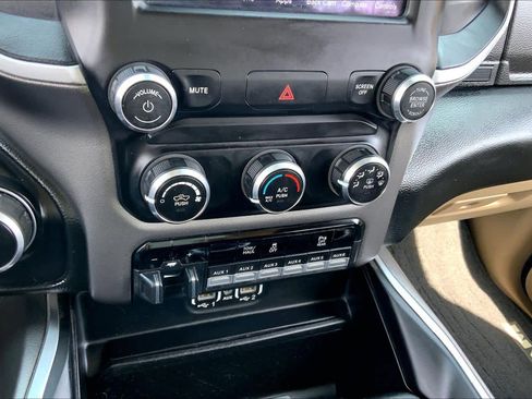 Used 2019 RAM 2500 Big Horn image 32