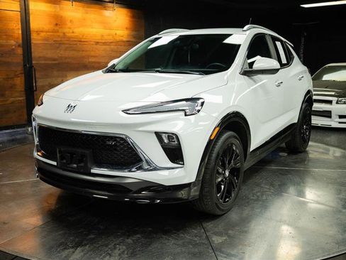 Used 2024 Buick Encore GX Sport Touring image 2