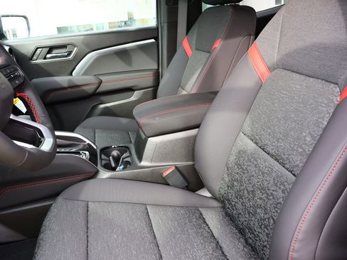 New 2025 Chevrolet Colorado Z71 w/ Midnight Edition image 28