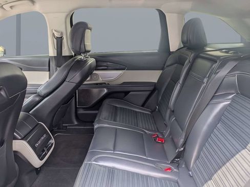 Used 2025 Lincoln Nautilus Reserve AWD/4WD image 14