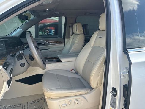 Used 2022 Cadillac Escalade Premium Luxury Platinum AWD/4WD image 12