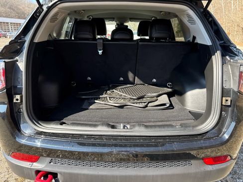 Used 2022 Jeep Compass Trailhawk w/ Trailhawk Convenience Group image 10