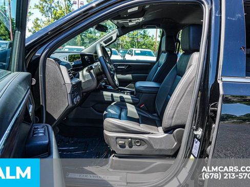 Used 2025 Chevrolet Tahoe LT AWD/4WD image 19