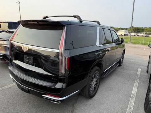 Used 2022 Cadillac Escalade ESV Premium Luxury w/ Performance Package AWD/4WD image 3
