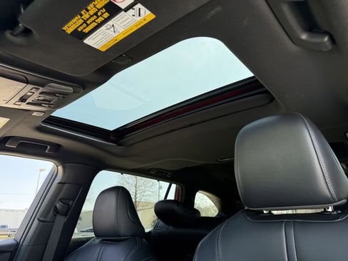 Used 2024 Toyota Highlander XSE image 26