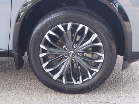 Used 2024 Nissan Rogue Platinum FWD image 9