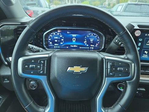 Used 2025 Chevrolet Silverado 1500 LT image 18