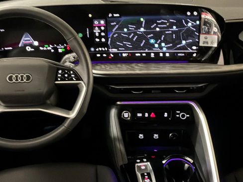 Certified 2025 Audi Q5 Premium w/ Convenience Package image 21