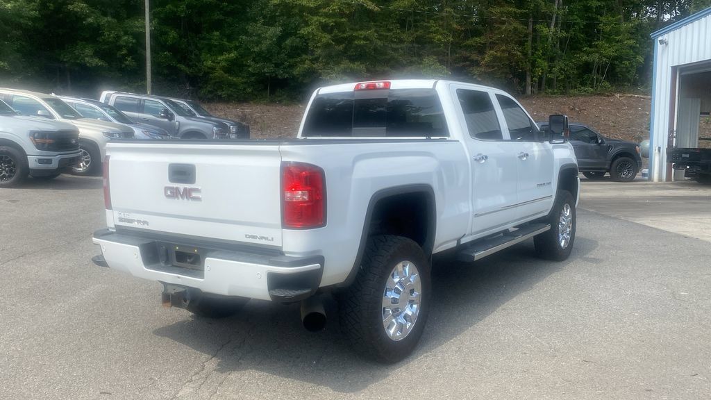 Used 2019 GMC Sierra 2500 Denali w/ Duramax Plus Package AWD/4WD image 5