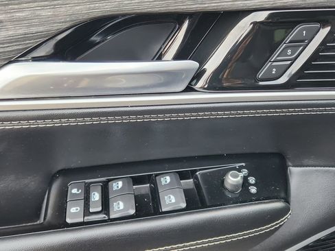 Used 2022 Jeep Wagoneer Series III w/ Premium Group I image 8