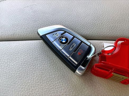 Used 2018 BMW X5 xDrive40e image 33