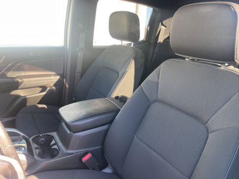 Used 2024 Chevrolet Colorado LT w/ LT Convenience Package image 8