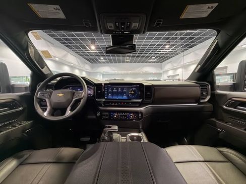 Used 2026 Chevrolet Silverado 1500 High Country w/ High Country Premium Package AWD/4WD image 16