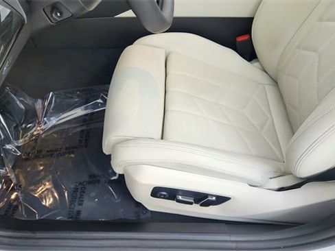 Used 2025 BMW 530i image 34