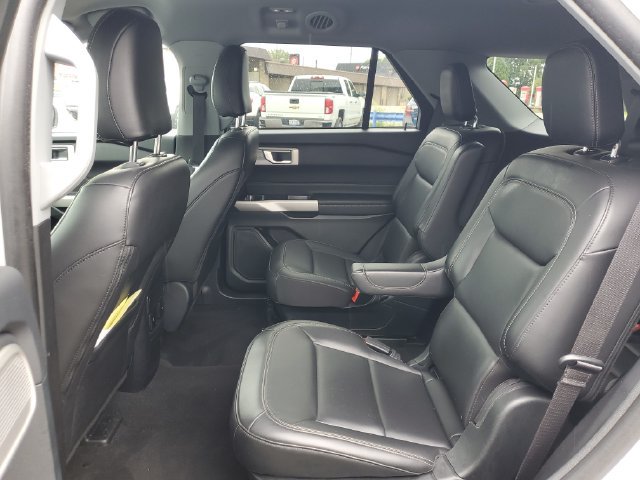 Used 2024 Ford Explorer XLT w/ Equipment Group 202A AWD/4WD image 29