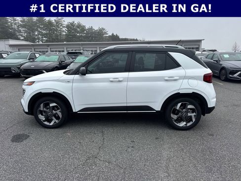 Certified 2025 Hyundai Venue Limited image 4