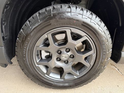 Used 2025 Honda Pilot TrailSport image 30