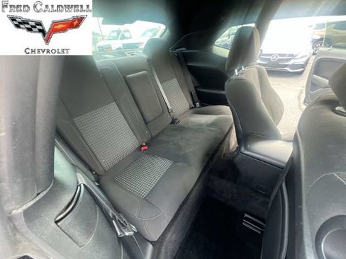 Used 2015 Dodge Challenger SXT w/ Super Sport Group (SS/T) RWD image 30