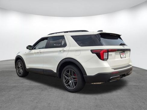 New 2026 Ford Explorer ST-Line w/ ST-Line Street Pack AWD/4WD image 3