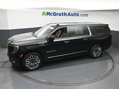 Used 2023 GMC Yukon XL Denali Ultimate w/ LPO, Floor Liner Package AWD/4WD image 27