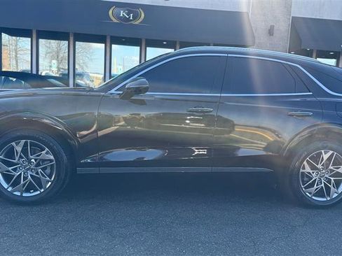 Used 2022 Genesis GV70 2.5T w/ Advanced Package image 2