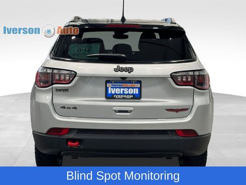 Used 2026 Jeep Compass Trailhawk AWD/4WD image 8