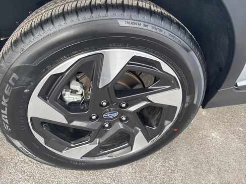 Certified 2025 Subaru Crosstrek 2.5i Limited image 33