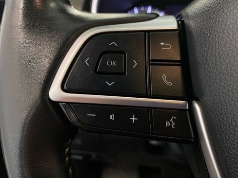 Used 2023 Toyota Highlander XLE AWD/4WD image 20