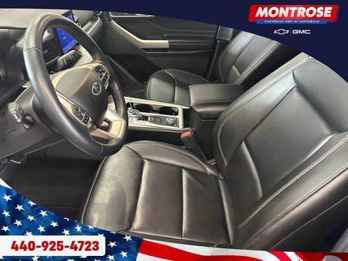 Used 2022 Ford Explorer XLT w/ Equipment Group 202A AWD/4WD image 11