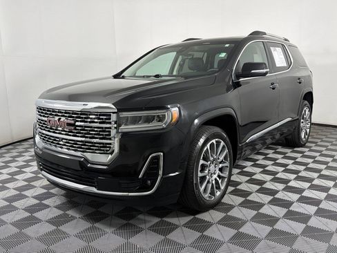 Used 2023 GMC Acadia Denali w/ Denali Ultimate Package FWD image 3