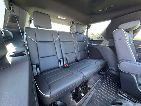 Certified 2024 Cadillac Escalade Premium Luxury w/ Performance Package AWD/4WD image 35