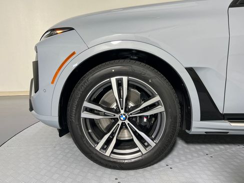 Used 2026 BMW X7 xDrive40i w/ M Sport Package AWD/4WD image 10