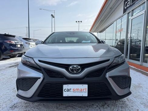Used 2023 Toyota Camry SE image 2