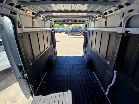 Used 2025 RAM ProMaster 2500 w/ Safety Group FWD image 24