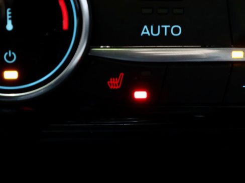 Certified 2022 Ford Escape SE w/ SE Sport Appearance Package image 4