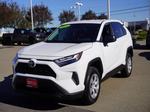 Used 2024 Toyota RAV4 LE image 5