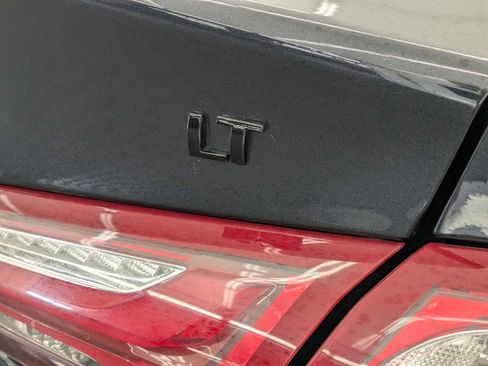 Used 2022 Chevrolet Malibu LT FWD image 11