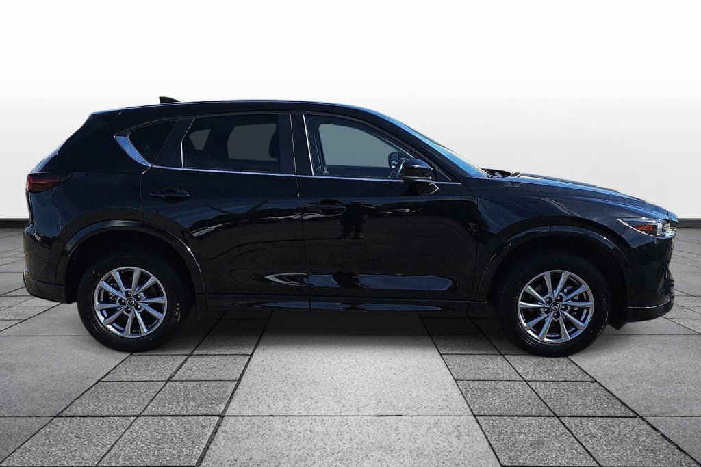 Used 2025 MAZDA CX-5 AWD 2.5 S w/ Preferred Package image 4