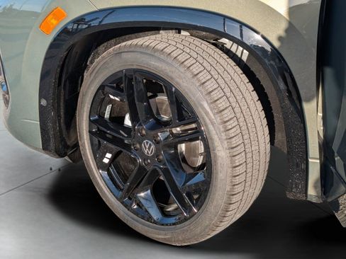 New 2026 Volkswagen Tiguan SE R-Line FWD image 29