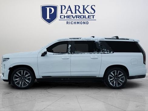 Used 2023 Cadillac Escalade ESV Sport w/ Touring Package image 4