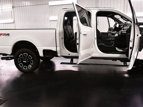 Used 2025 Ford F250 Platinum w/ FX4 Off-Road Package image 34