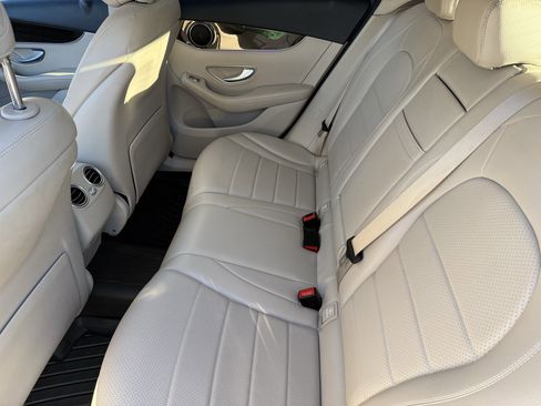 Used 2022 Mercedes-Benz GLC 300 image 11