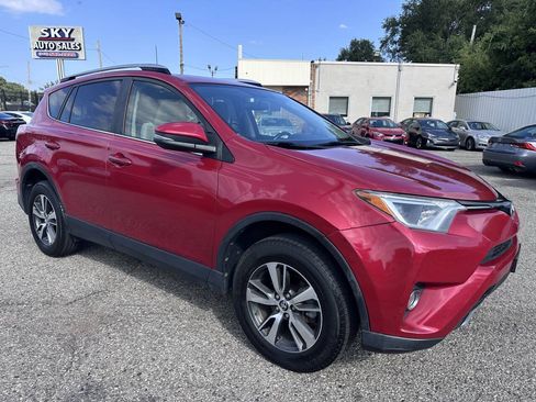 Used 2016 Toyota RAV4 XLE AWD/4WD image 3