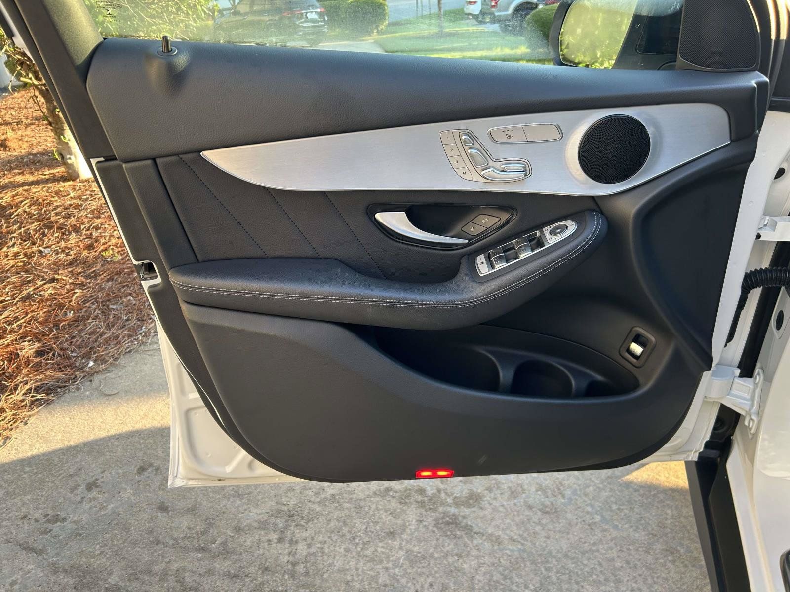 Used 2019 Mercedes-Benz GLC 300 image 17