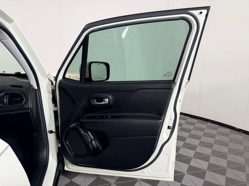 Used 2020 Jeep Renegade Altitude FWD image 35