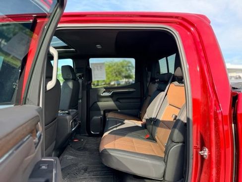 Used 2024 Chevrolet Silverado 1500 High Country w/ High Country Premium Package AWD/4WD image 8