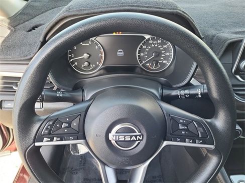 Used 2023 Nissan Altima 2.5 SV image 10