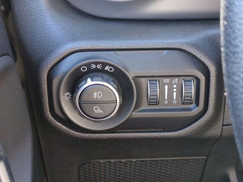 Used 2020 Jeep Gladiator Sport w/ Auxiliary Switch Group AWD/4WD image 21