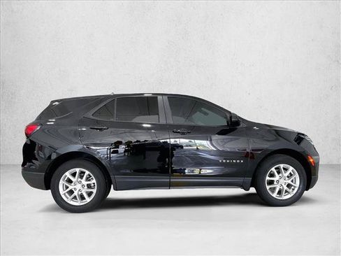 Used 2023 Chevrolet Equinox LS w/ LS Convenience Package FWD image 5