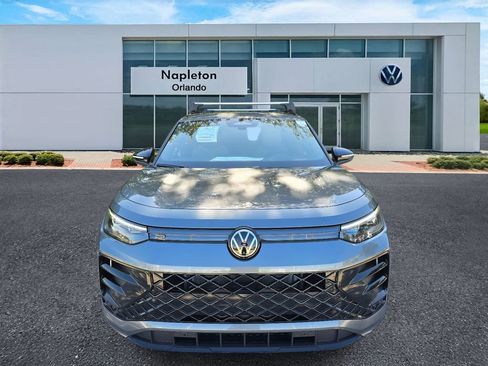 New 2026 Volkswagen Tiguan SE R-Line FWD image 2